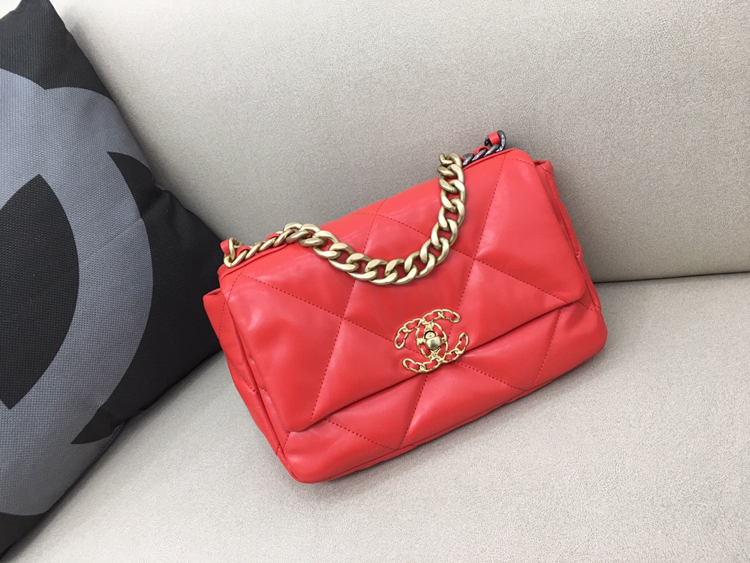 Lambskin 19 Handbag Flap Bag AS1160 Red